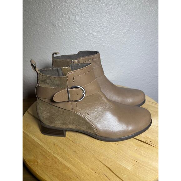 Munro Chestnut Boots Beige Leather Ankle Booties Comfort Travel Western size 7 - Picture 1 of 9